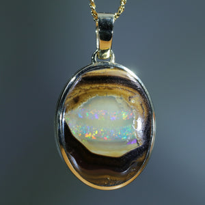 Stunning Natural Australian Queensland Koroit Opal Gold Pendant