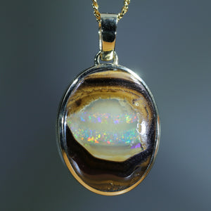 Stunning Natural Australian Queensland Koroit Opal Gold Pendant