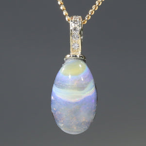 Opal and Diamond Necklace Gold 